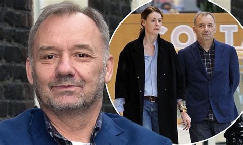 bob mortimer reveals he married lisa matthews 30 minutes before heart surgery daily mail online