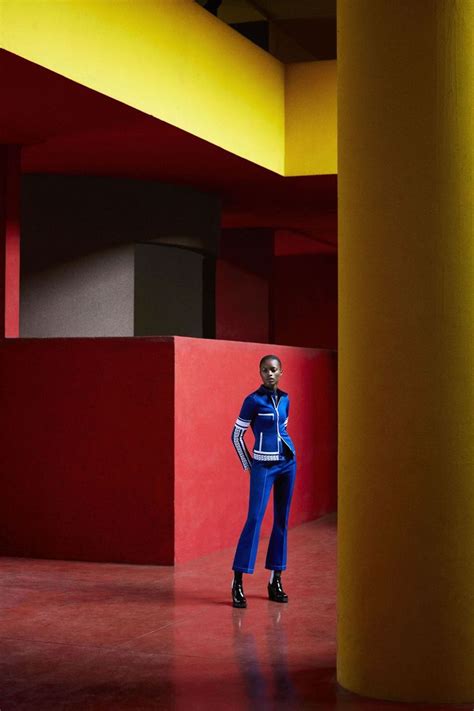 Editorial Fashion Guy Bourdin Pixel Color Mario Testino Tim Walker