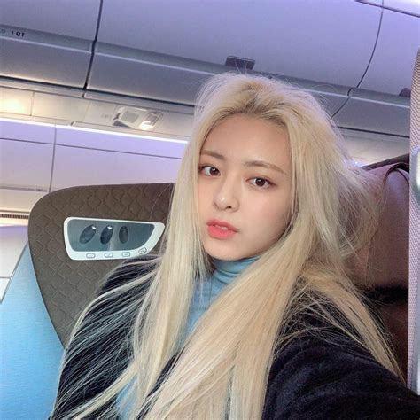 Itzy 'no bad days' 2nd diary deco festival 비디오콜 이벤트 안내. Đã tìm ra chị em song sinh của Yuna ITZY, nhưng lại là gái ...