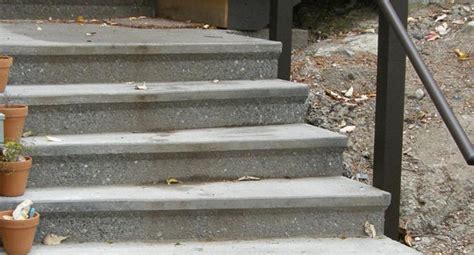 Exposed Foundation With Decorative Stairs Scc