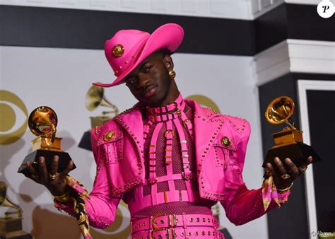 Lil nas x and nas's 'rodeo' music video reinvents 'thriller' for gen zsupernatural creatures and lil nas x and billy ray cyrus ride into 2019 in new 'old town road' music videodiplo, chris rock. Lil Nas X et ses awards de Meilleure performance pop par ...