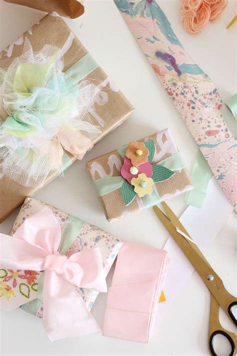 We've rounded up some of the easiest tutorials from our favorite. Gift Wrapping Ideas For Wedding Presents