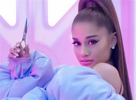 Ariana's official snapchat is 'moonlightbae'. Ariana Grande recibe una demanda por plagio a diez días de ...