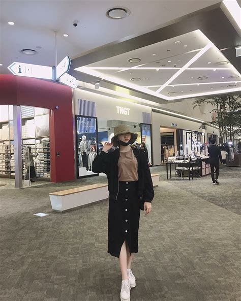 Sakura's current airport fashion (concert in japan). IZONE-Chaeyeon Instagram @official_izone | チェイェナ, クォンウンビ, ユジン