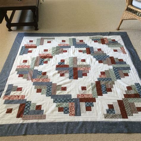 Log cabin quilt pattern log cabin quilts log cabins patchwork patterns quilt patterns free quilting projects quilting designs quilt design quilting above is a curved log cabin. Pin on 2017 quilts