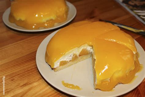 Kuchen aus dem ofen nehmen und mit der konfitüre bestreichen. Pfirsich-Maracuja-Torte - oder: Der Split-Kuchen ...