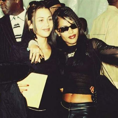 Aaliyah And Kidada Jones Aaliyah Aaliyah Haughton Celebrities