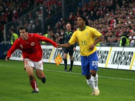 Il trasferimento di ronaldinho dal barcellona al milan dovrebbe rimpinguare le finanze del sion. Xavier Margairaz - Wikipedia