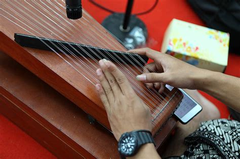 Oleh karena itu, anda dianjurkan untuk mengetahui golongan alat musik yang cocok untuk seni kontemporer. 10 Alat Musik Melodis yang Perlu Kamu Ketahui | BukaReview