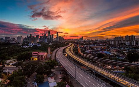 It is one of the countrys leading technical universities whose main aim is to impart right knowledge, skills and attitude to the students. Kuala Lumpur City 2560x1600 : Wallpapers13.com