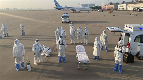 Sicherlich findest du aber auch einen passus in den versicherungsbedingungen, dass nur bis zur nächsten geeigneten werkstatt abgeschleppt wird. ADAC Ambulanz-Service bringt Patienten sicher nach Hause ...