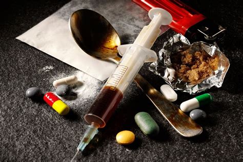 حوار بين شخصين عن المخدرات