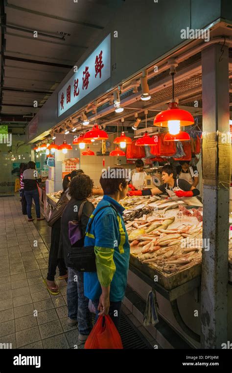Fresh Fish Stall Wan Chai Market Hong Kong Stock Photo Alamy