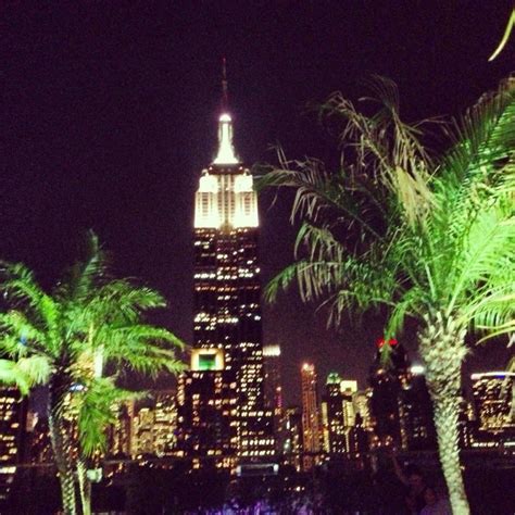 Besuchen sie uns im 5th avenue restaurant und lassen sie den charme des revitalisierten pelikan tintenkellers auf sich wirken. 230 Fifth Rooftop Lounge at 230 5th Ave (btwn W 26th & W ...
