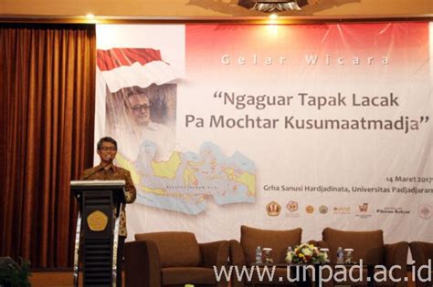 Mochtar kusumaatmadja lahir di batavia pada 17 april 1929. Rektor, "Selain Kuat di Akademik, Prof. Mochtar ...