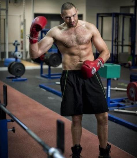 Tyson Fury looks to be in worst shape ever : Boxing