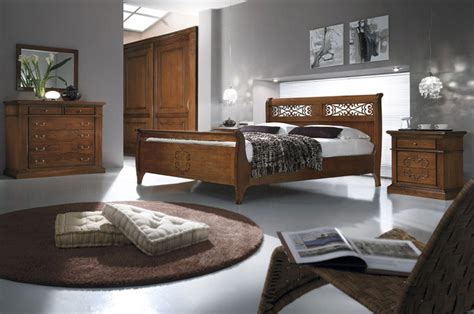 Si tratta di mobili completamente in legno massello di prima qualità. Elisa | Camere da letto classiche | Mobili Sparaco
