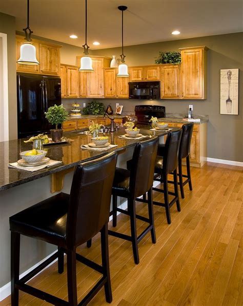 Best wall paint colors to pair with wood trim, flooring, cabinets and more | julie khuu. 1000 Ideas About Honey Oak Cabinets On Pinterest Kitchens ...