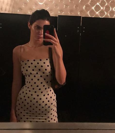 Now People Think Kendall Jenners Pregnant After Instagram Pic Metro News