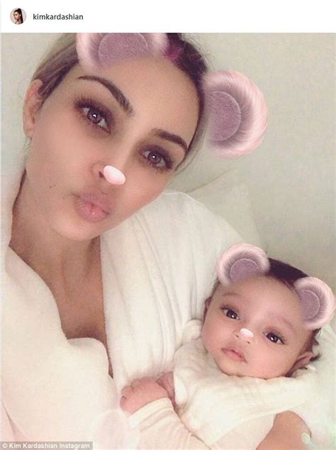 Kim Kardashian Shares First Photo Of Baby Girl Chicago Daily Mail Online