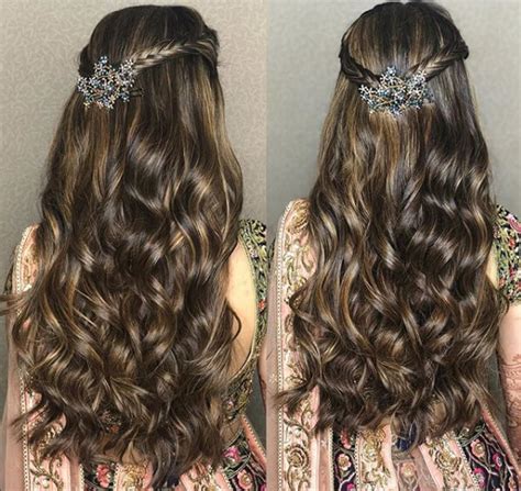 If you have natural curls, wow, you are lucky! 9 Reception Hairstyles for Indian Brides - Candy Crow