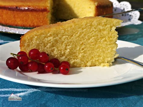 Den teig auf ein mit backpapier ausgelegtes blech streichen und die äpfel fächerförmig darauf verteilen. Steffies Hexenhaus: Zitrone-Grieß-Joghurt-Kuchen