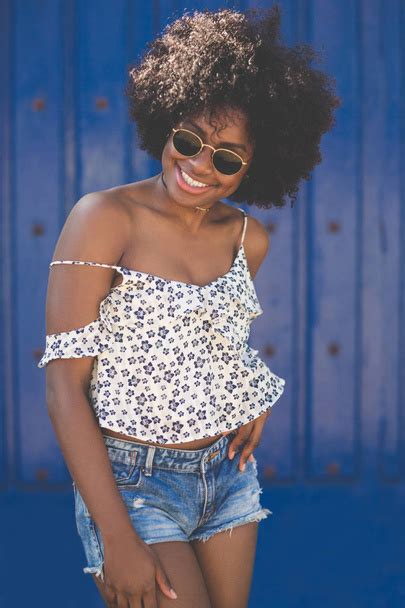 mooie afro amerikaanse vrouw képek stock fotók és fényképek a következőről mooie afro