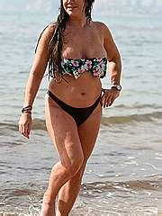 Lisa Appleton Boobs Popping Out From Bikini Bra