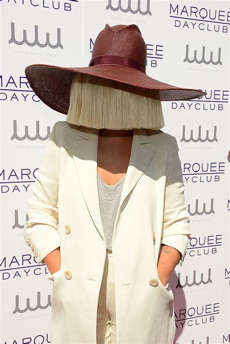 Sia This Year S Hottest Pop Culture Halloween Costumes For Women Popsugar Entertainment