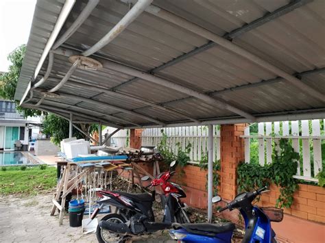 Most steel single carports look to run right around $2200.00 regardless if it's freestanding or attached at diyhomeimprovementkits.com. Advice, please, on strengthening a carport to support a ...