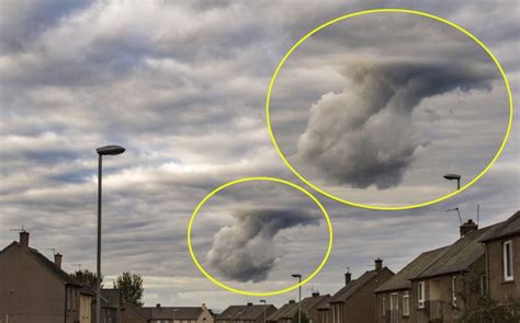 Dad Snaps Moment Hand Of God Shaped Cloud Appears Over
