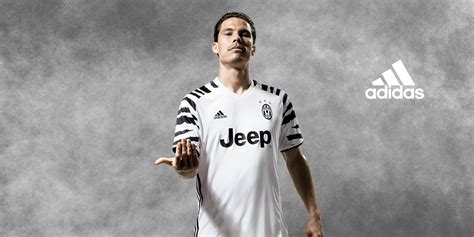 Subscribe to watch exclusive content and all the latest videos.benvenuti sul canale youtube ufficiale. La Juventus Turin et adidas dévoilent les maillots 2016-2017