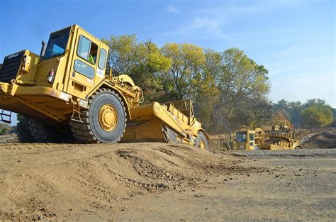 Top 4 Benefits Of Earth Mover Equipment In Your Home Construction
