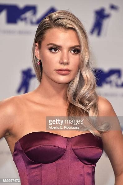 Alissa Violet Attends The 2017 Mtv Video Music Awards At The Forum On