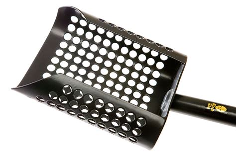 The beat frequency oscillation detector runs on the basic principle of the first machine, where the change in the sphere caused by the effect of an induced magnetic field on metal. C.SCOPE CS4Pi A Powerful Metal Detector Designed For Beach ...