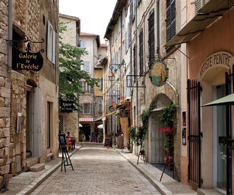 Vence Our Favorite Town In The French Riviera Earth Trekkers