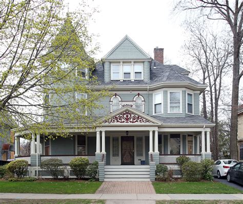 A modern touch to this historic Brookline home | Boston Herald