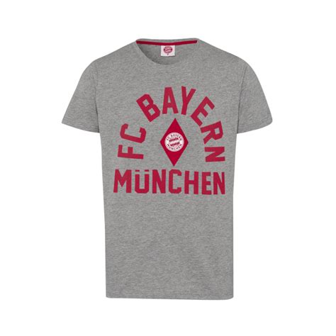 Browse the best fc bayern shirts, hoodies, bayern munich scarves and more at our fc bayern munich pro shop. Kinder T-Shirt Raute | Offizieller FC Bayern Fanshop