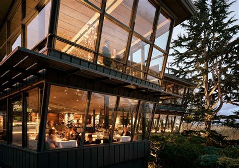 Seattle's iconic restaurant, Canlis, to suspend fine dining and offer burgers, bagels, delivery