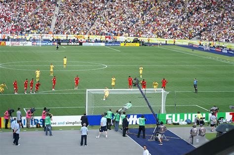 В этой статье находятся составы, заявленные на чемпионат мира по футболу 2006 федерациями соответствующих стран. Сборная Туниса по футболу: состав, лучшие матчи, голы ...