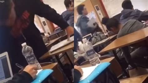 Video Eeuu Estudiantes Salen De Clase Luego De Que Su Maestra Les