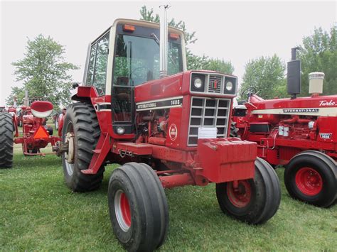 145hp International 1486 Red Power Cab Tractor Tractors