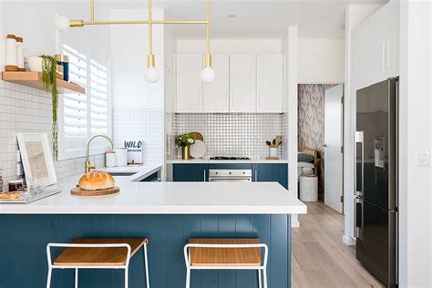 25 Cheerful And Breezy Beach Style Kitchens For The