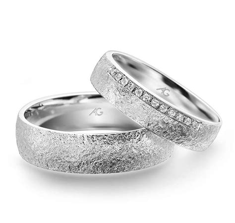 Denn sie vereinen die eleganz von gold und das gute aussehen von silber in einem ring. Trauring 28674/6, Ehering 28674/6 gelbgold,platin ...
