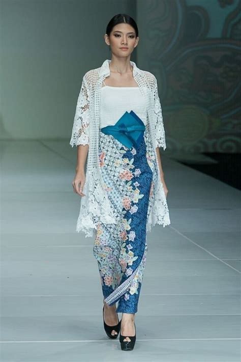 Chic Batik Outfits For Your Trend Fashion20 Batik Fashion Batik