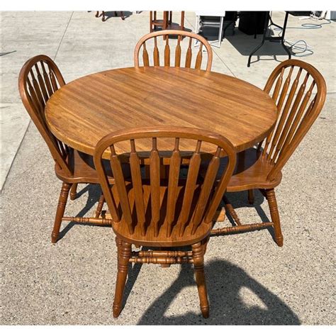 Solid Oak Round Table With 4 Oak Chairs