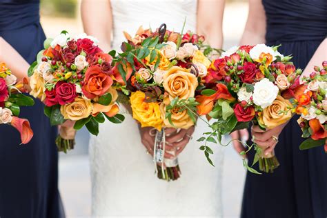 Hanging flowers at this indian wedding at sezincote in the cotswolds. Fall bouquets for a late October wedding at Trump Winery ...