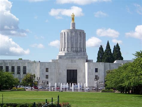 Oregon Capitol Building The Oregon Capitol In Salem Oregon Flickr