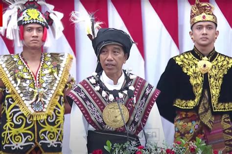 Daftar Baju Adat Yang Pernah Dipakai Presiden Jokowi Di Upacara