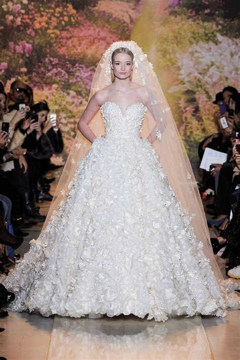 Haben sie noch weitere fragen? Für Luxus-Bräute: Die schönsten Haute Couture Brautkleider ...